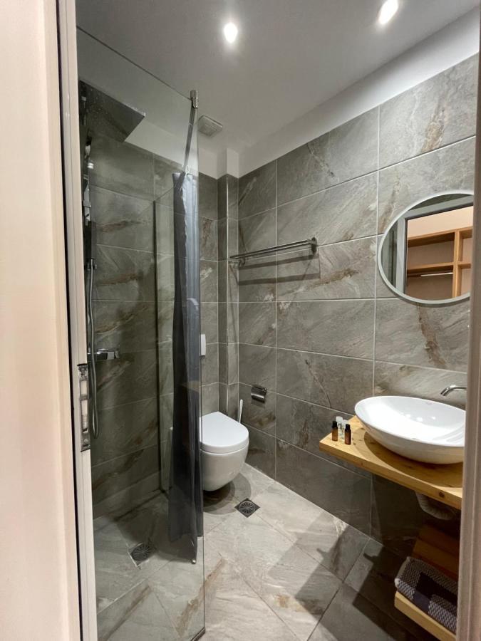 Aparthotel Orchard Retreat Himare Esterno foto