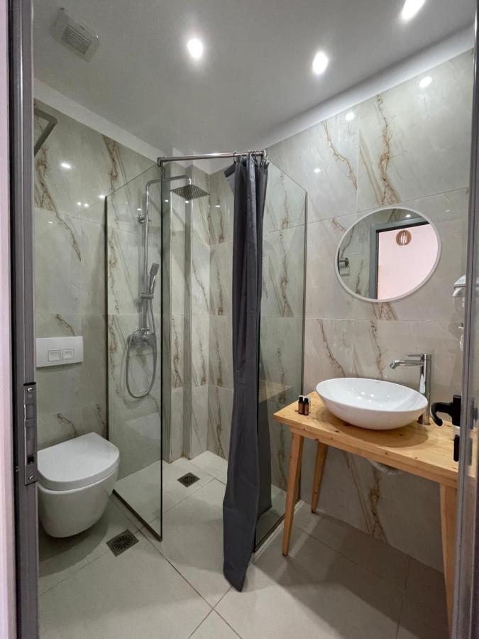 Aparthotel Orchard Retreat Himare Esterno foto