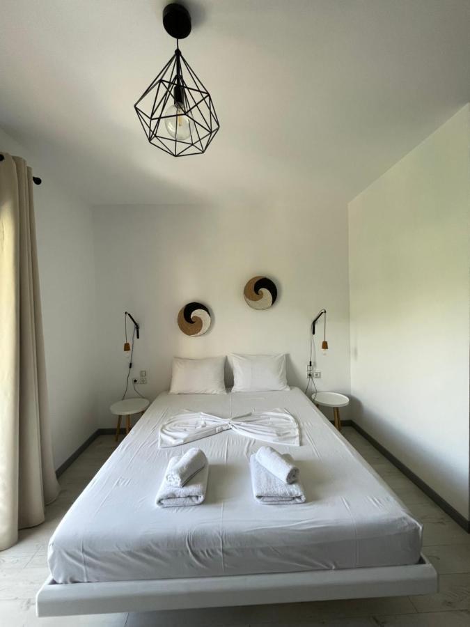 Aparthotel Orchard Retreat Himare Esterno foto