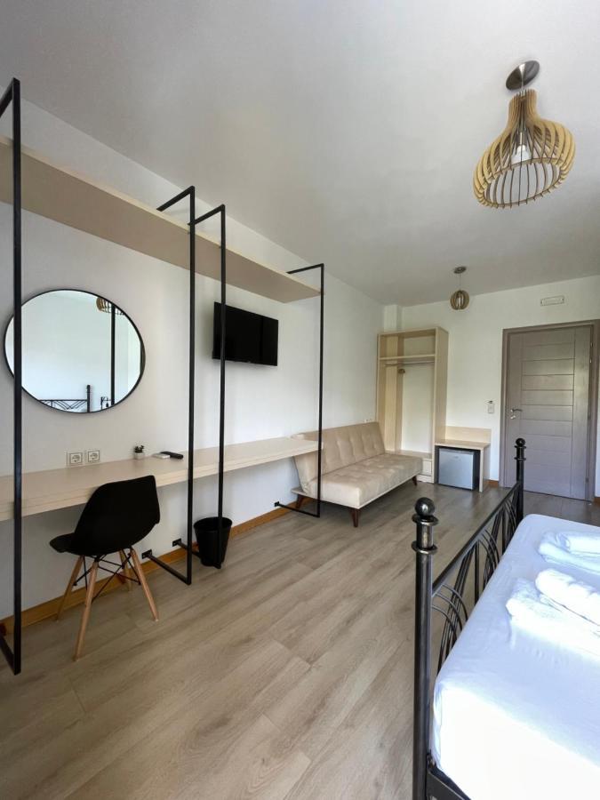 Aparthotel Orchard Retreat Himare Esterno foto