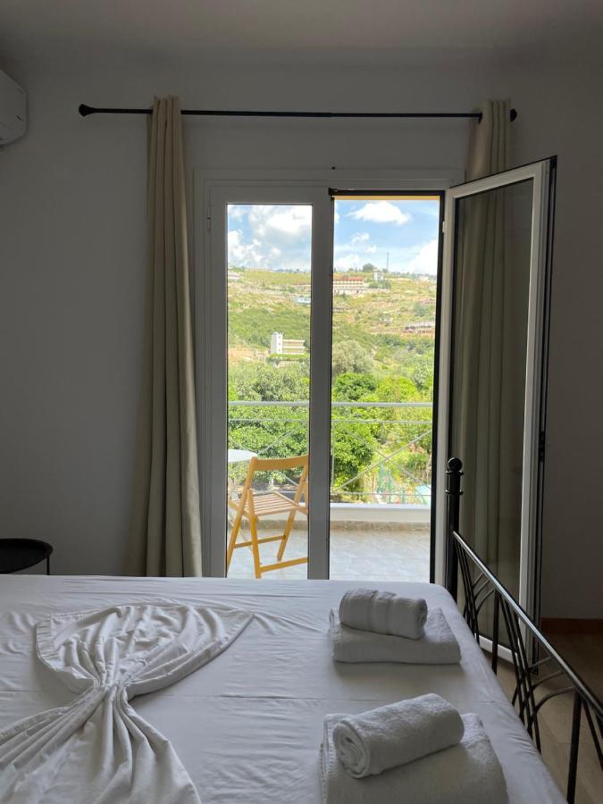 Aparthotel Orchard Retreat Himare Esterno foto