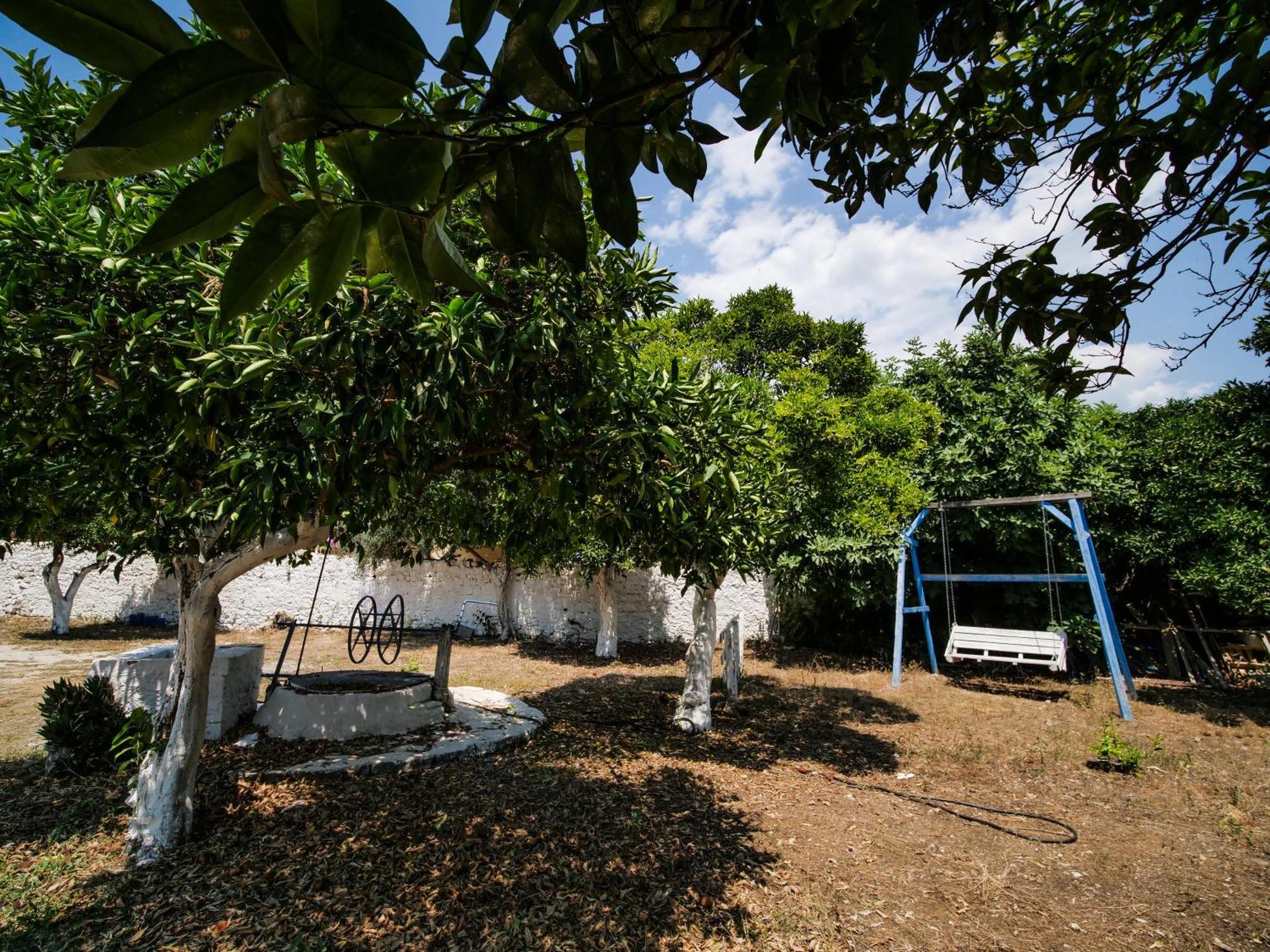 Aparthotel Orchard Retreat Himare Esterno foto
