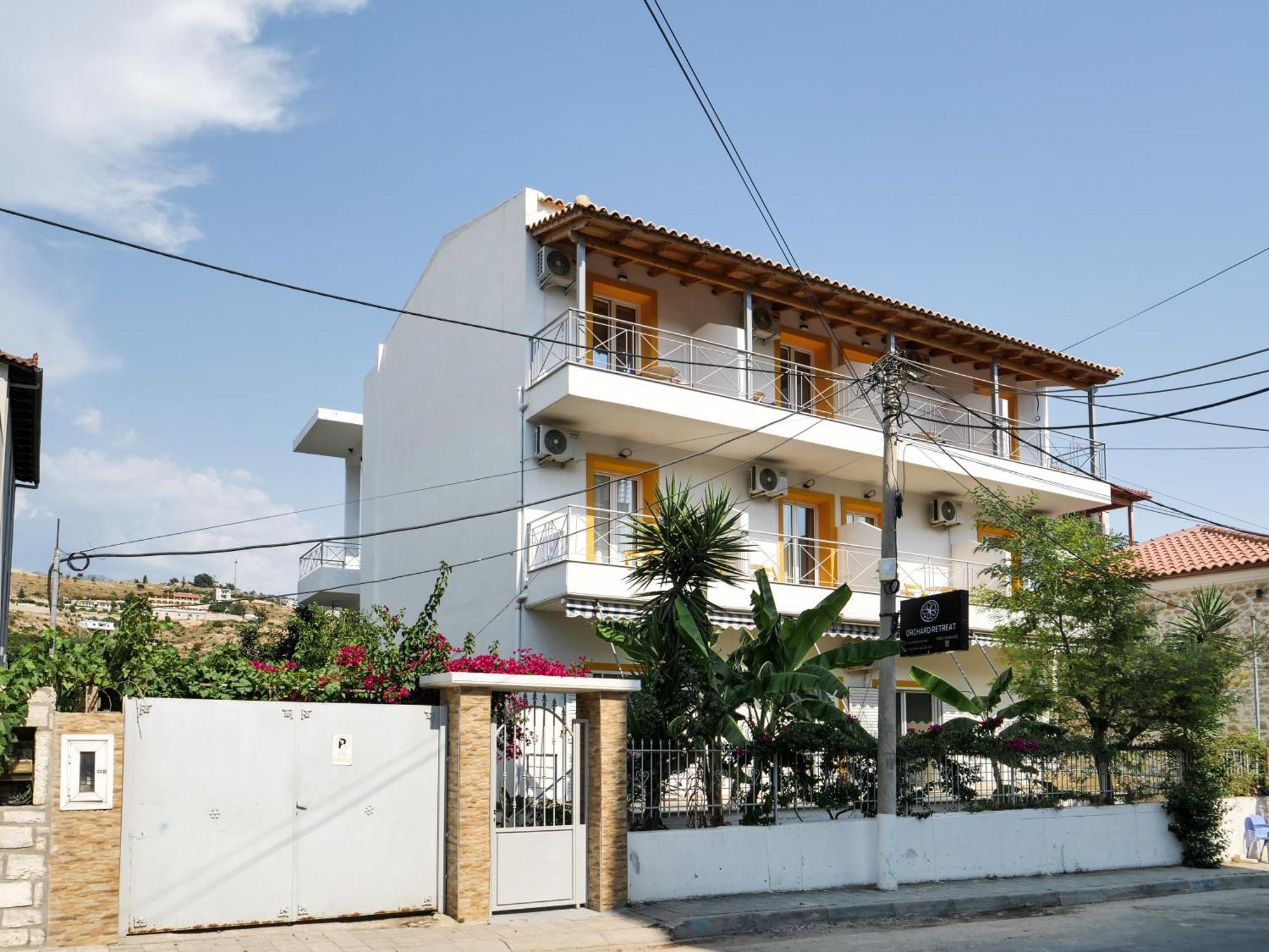 Aparthotel Orchard Retreat Himare Esterno foto