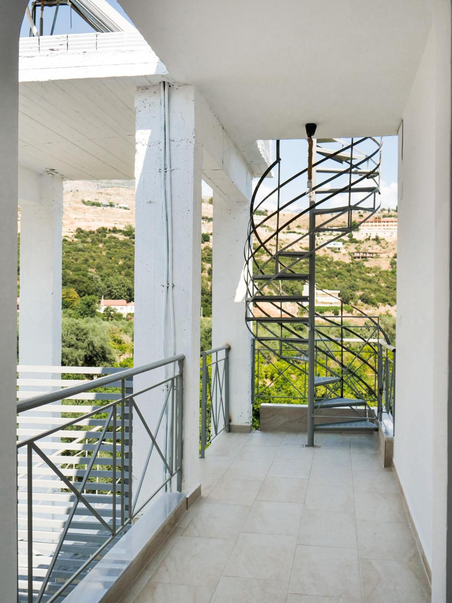 Aparthotel Orchard Retreat Himare Esterno foto