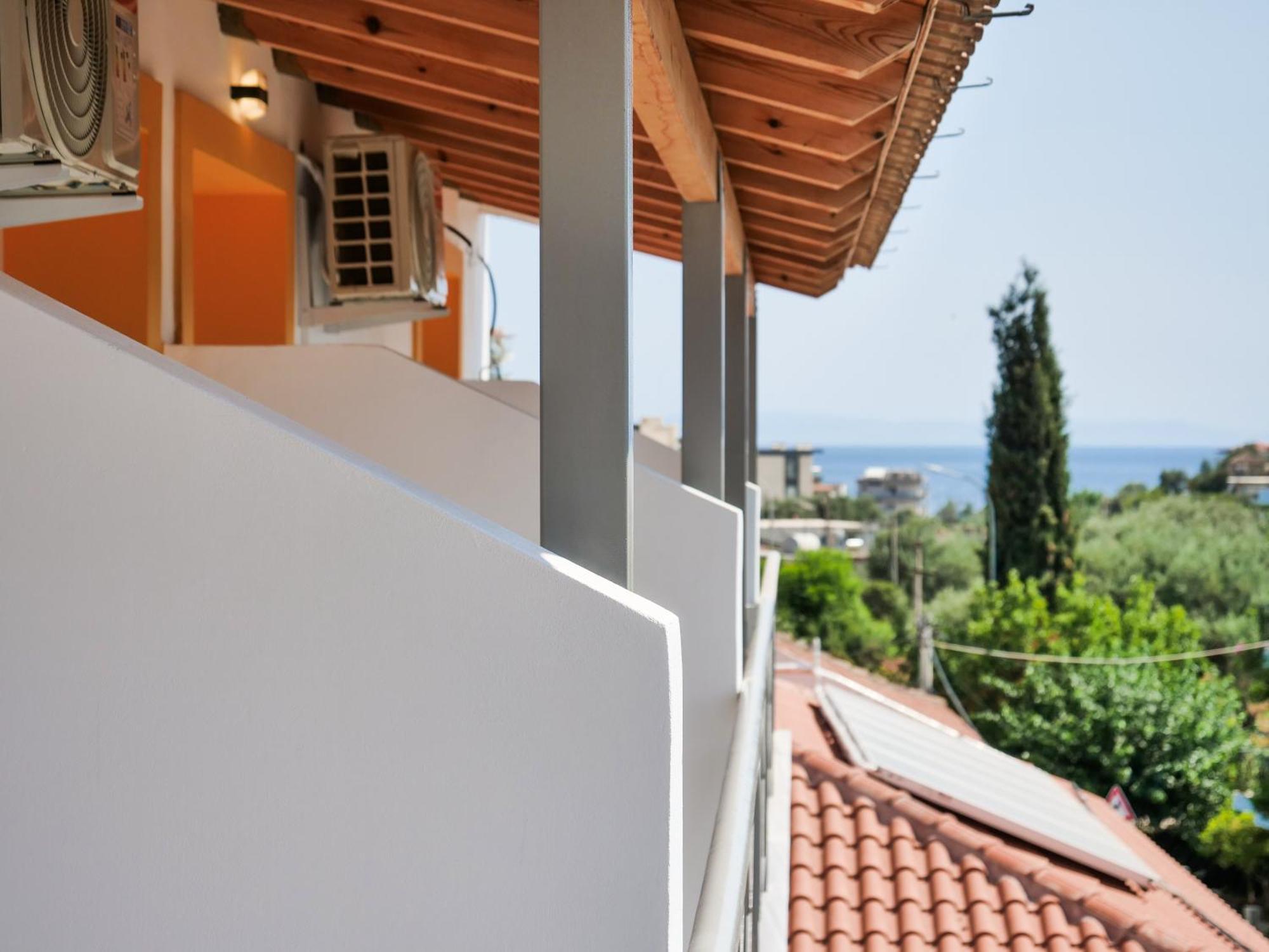Aparthotel Orchard Retreat Himare Esterno foto