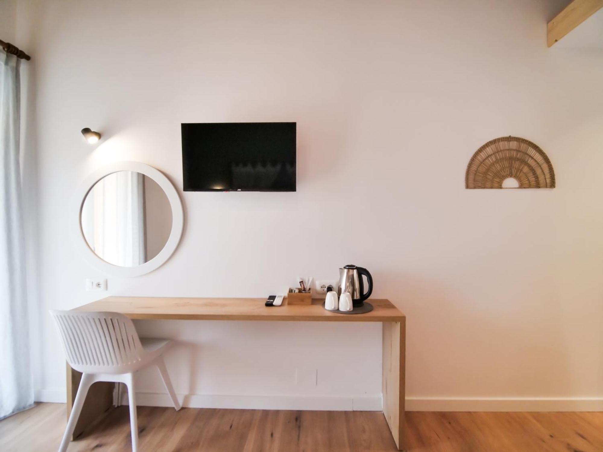 Aparthotel Orchard Retreat Himare Esterno foto