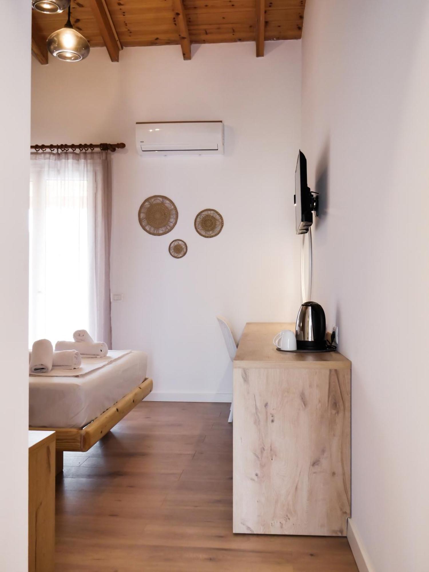 Aparthotel Orchard Retreat Himare Esterno foto