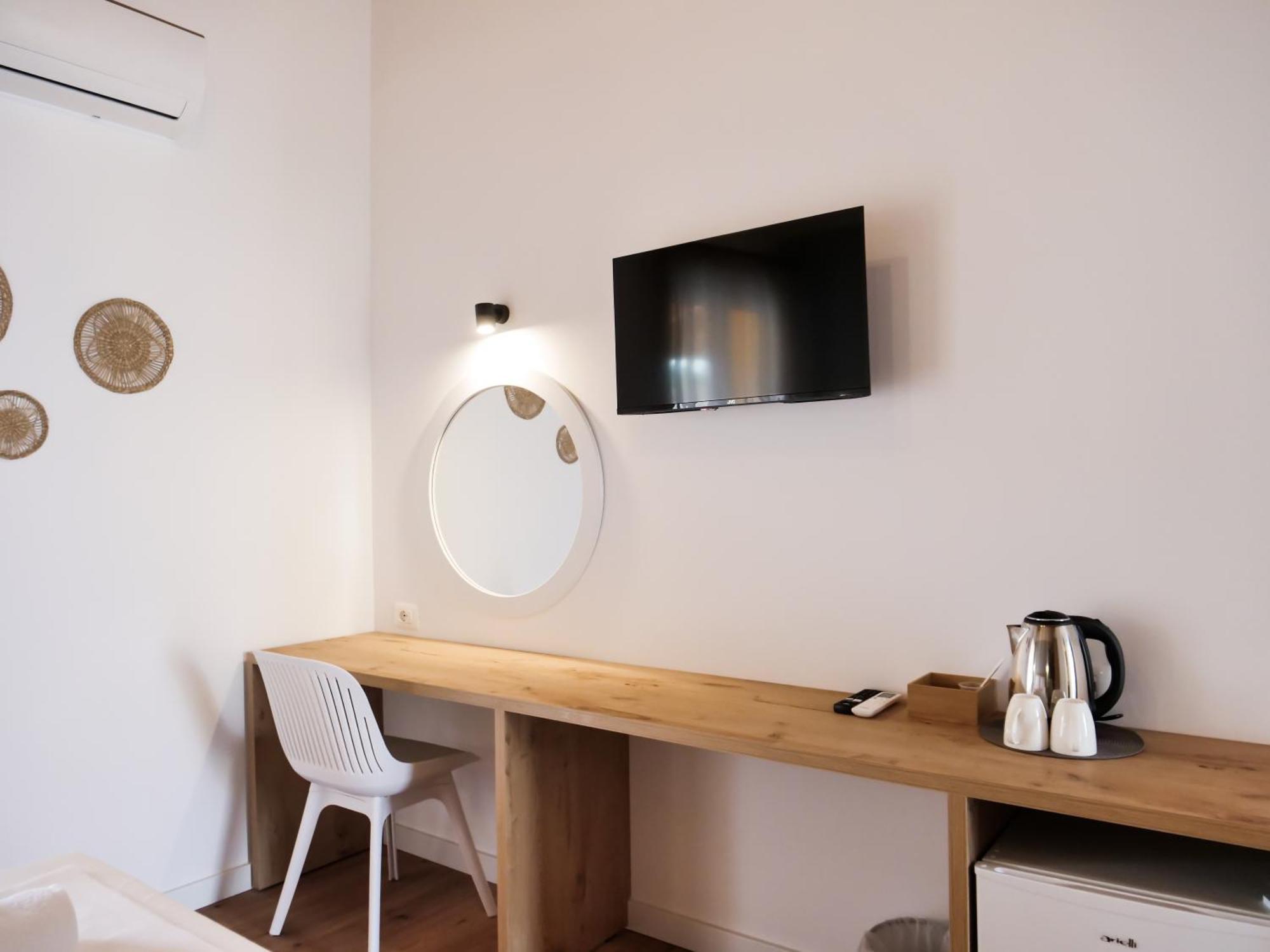 Aparthotel Orchard Retreat Himare Esterno foto