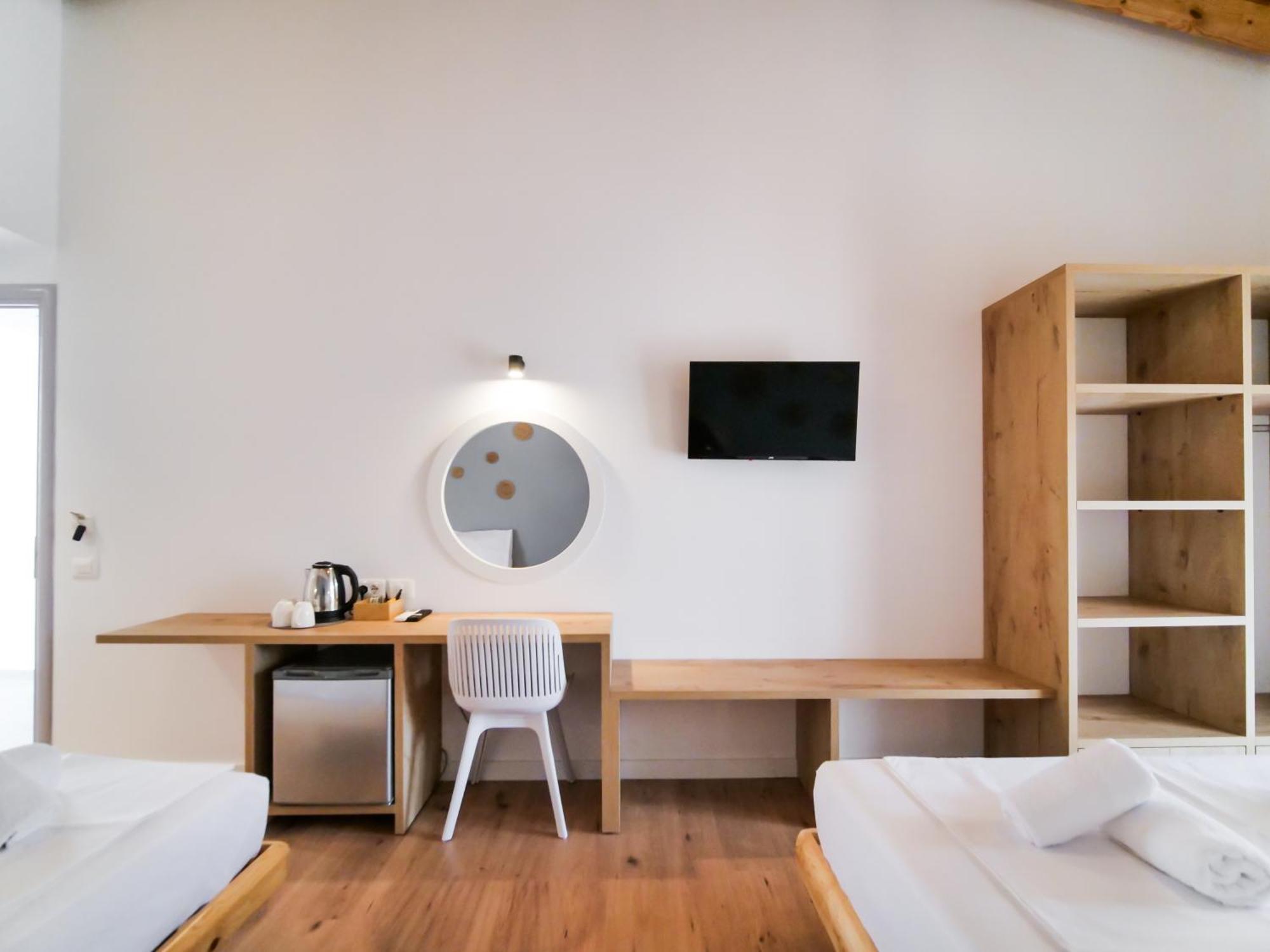 Aparthotel Orchard Retreat Himare Esterno foto