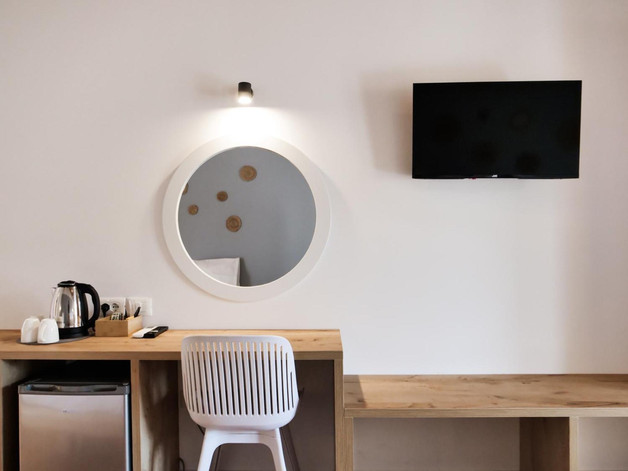 Aparthotel Orchard Retreat Himare Esterno foto